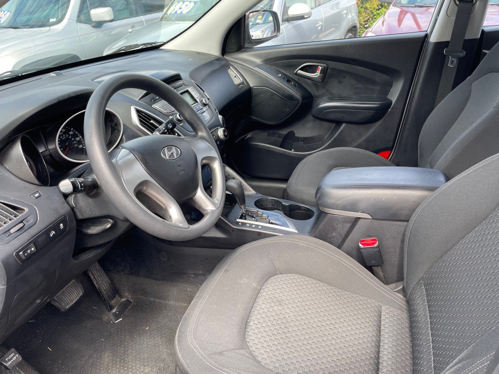 2010 Hyundai Tucson Image 8