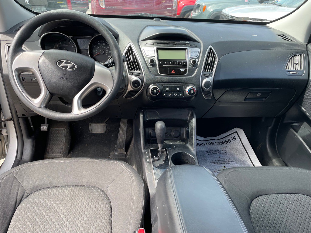 2010 Hyundai Tucson Image 9