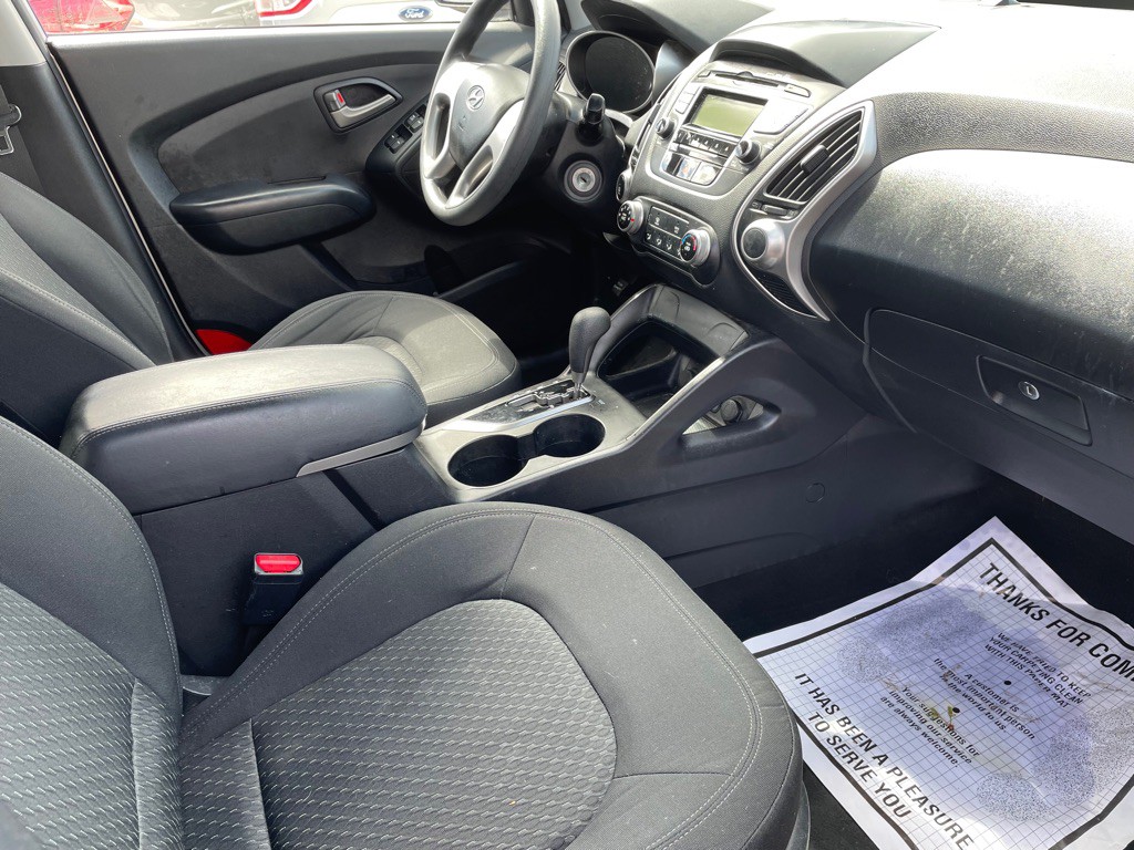 2010 Hyundai Tucson Image 10