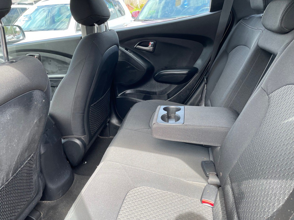 2010 Hyundai Tucson Image 11
