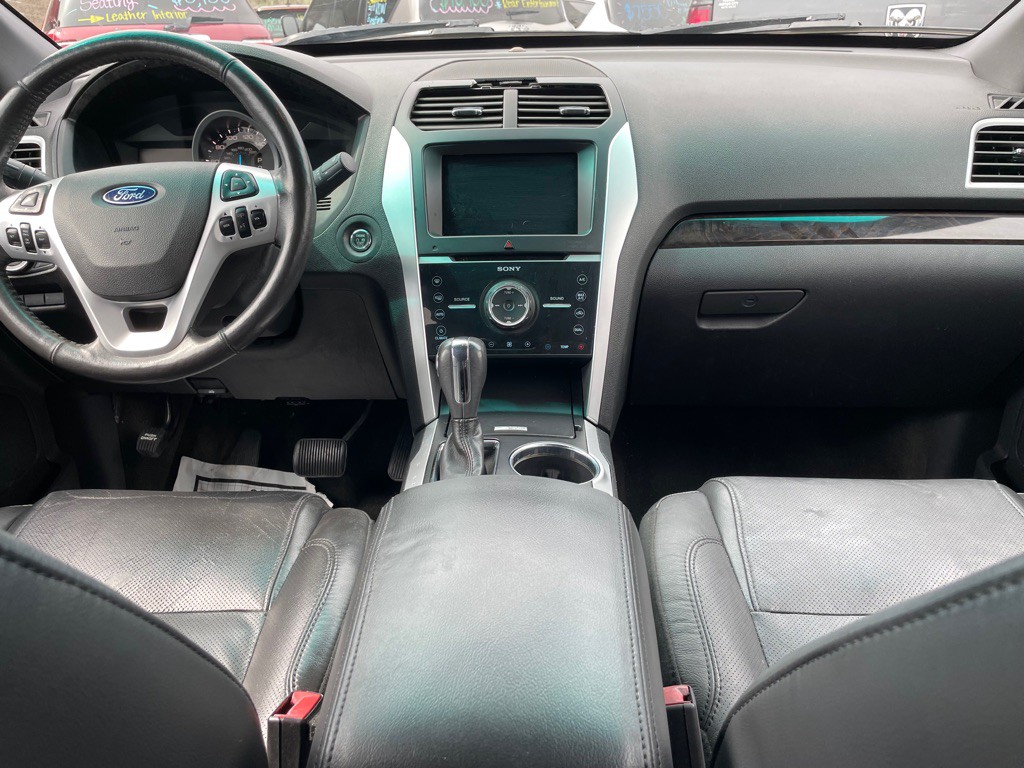 2015 Ford Explorer Image 8