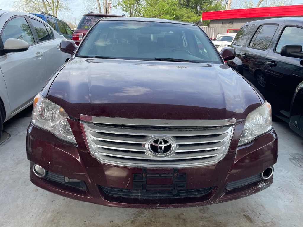2010 Toyota Avalon Image 2