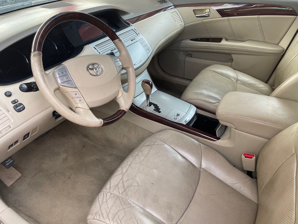 2010 Toyota Avalon Image 7