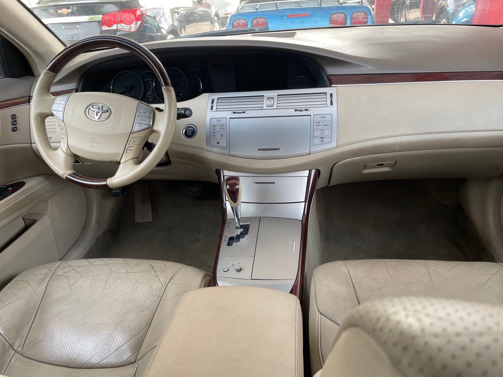 2010 Toyota Avalon Image 8