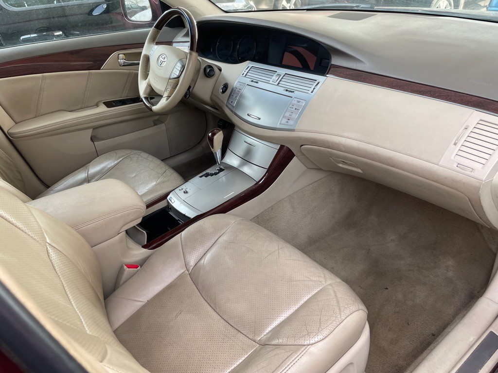 2010 Toyota Avalon Image 9