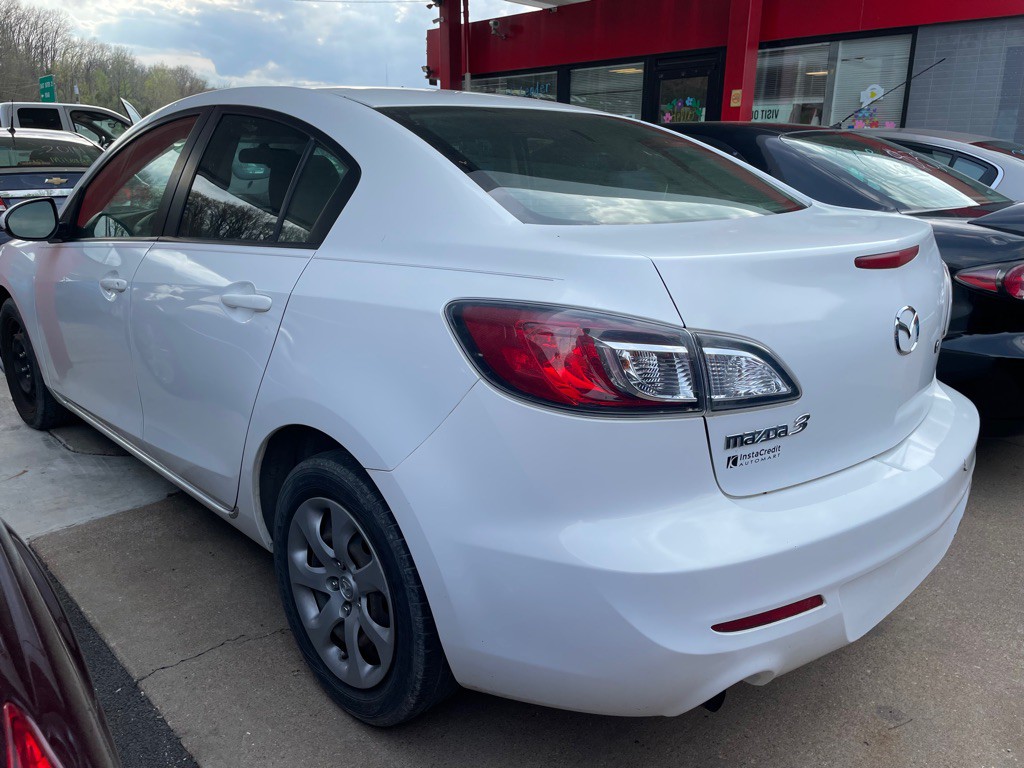 2013 Mazda Mazda3 Image 3