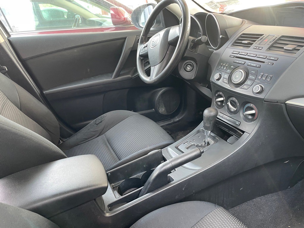 2013 Mazda Mazda3 Image 8