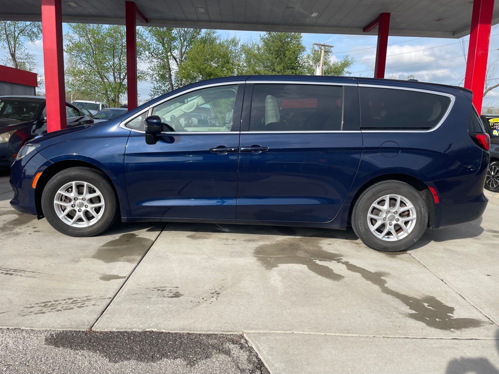 2018 Chrysler Pacifica Image 1