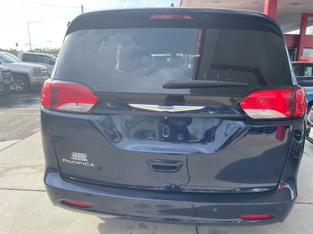 2018 Chrysler Pacifica Image 6
