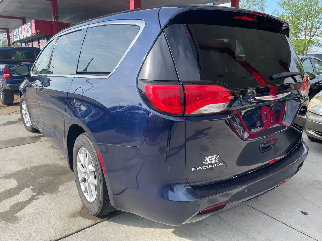 2018 Chrysler Pacifica Image 7