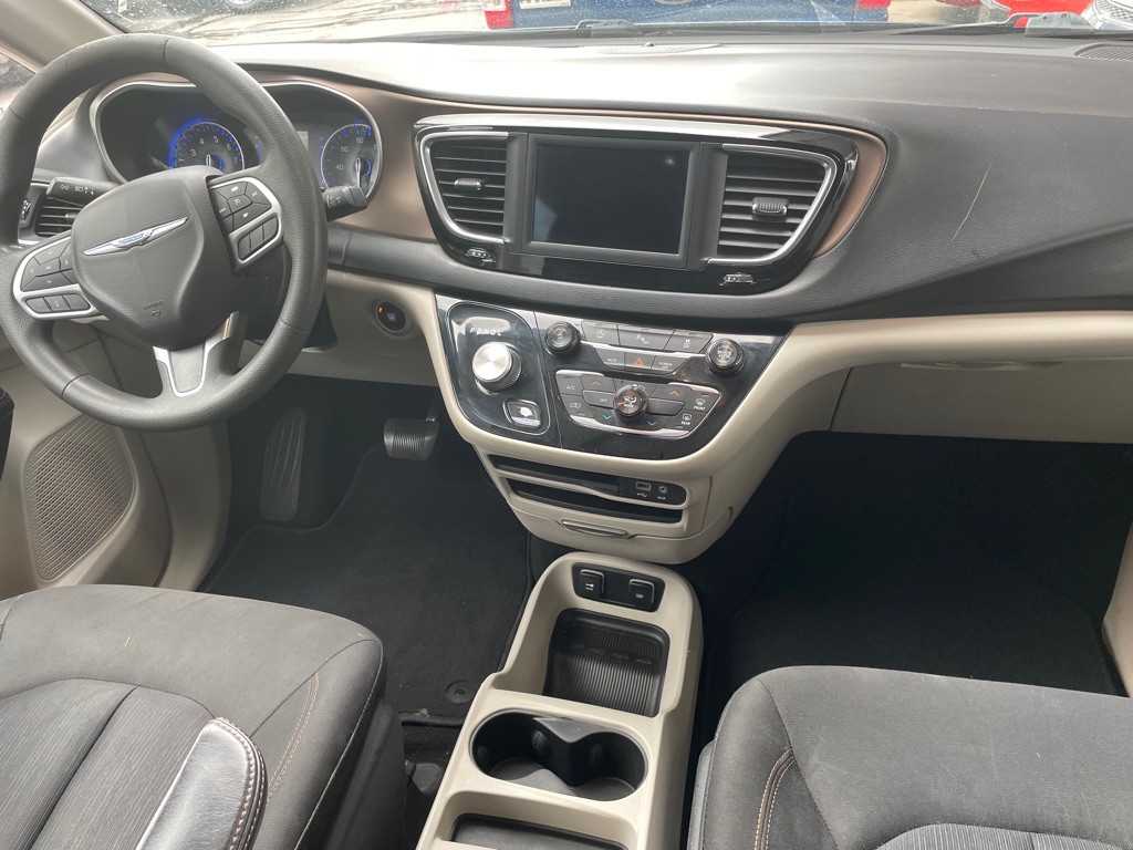 2018 Chrysler Pacifica Image 9