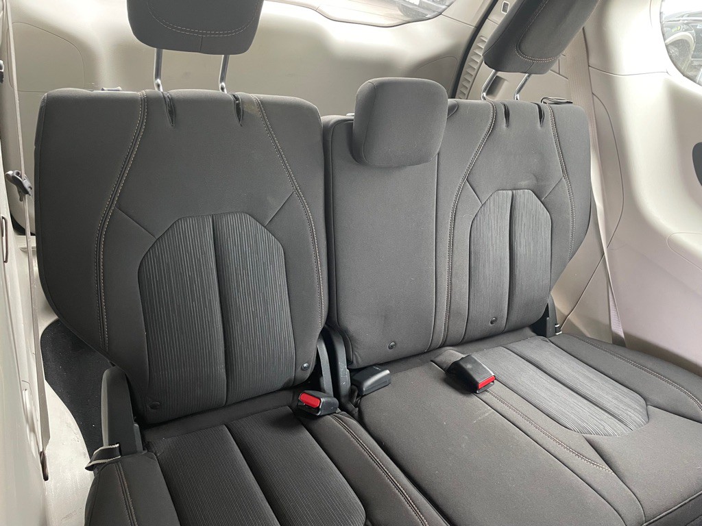 2018 Chrysler Pacifica Image 12