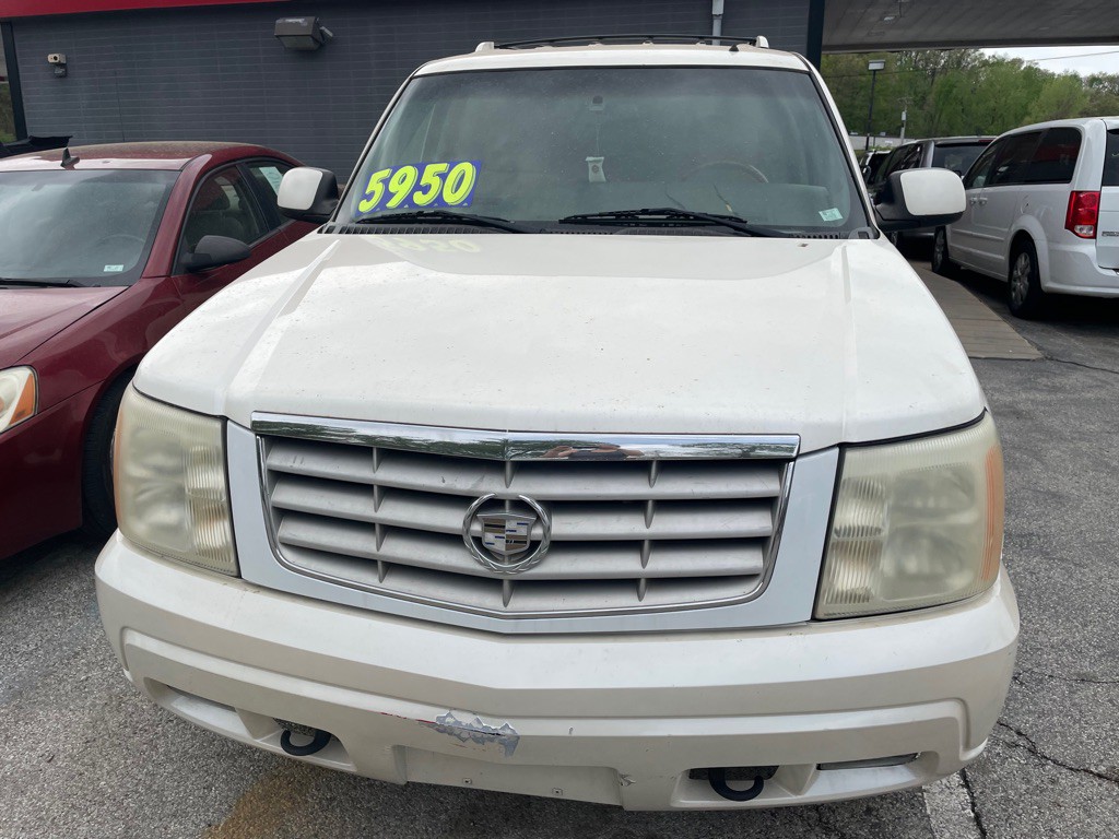 2002 Cadillac Escalade Image 2