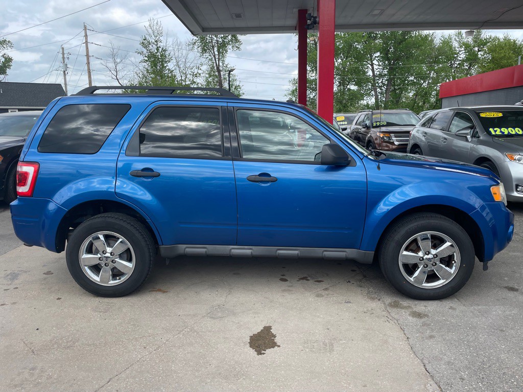 2011 Ford Escape Image 1