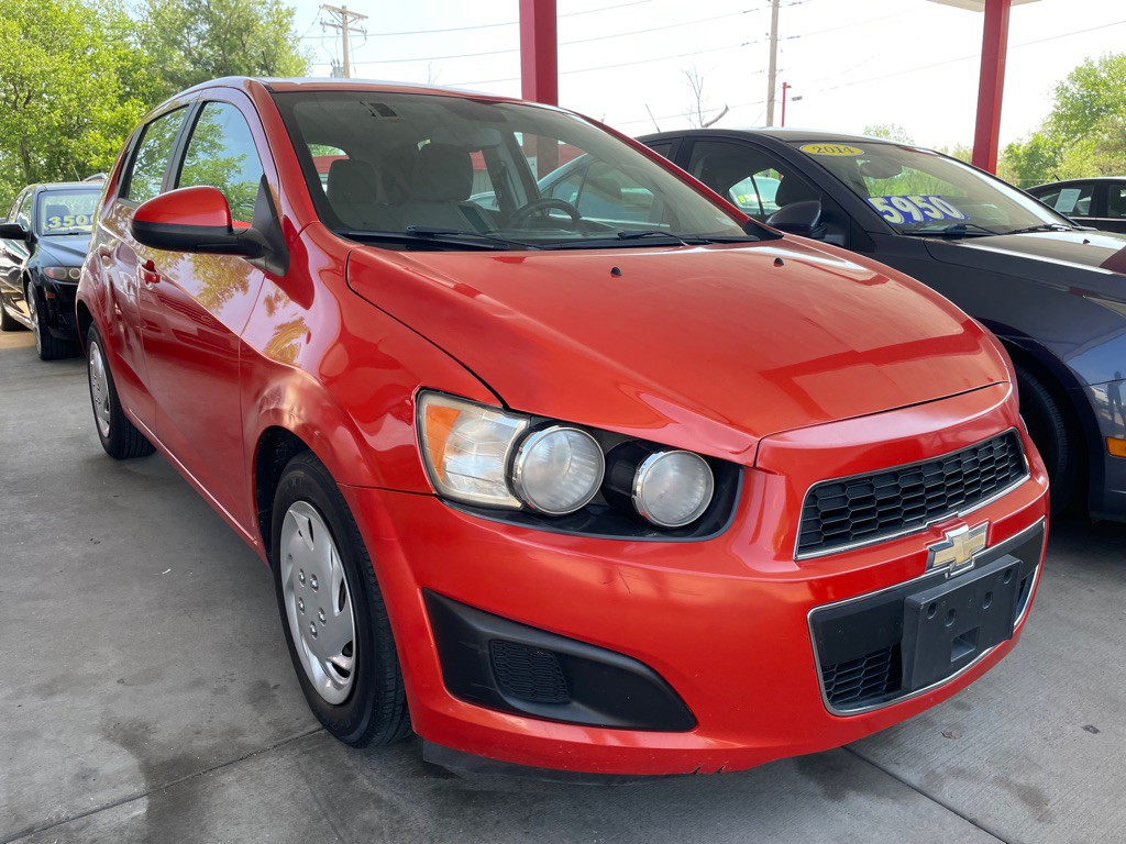 2013 Chevrolet Sonic Image 3