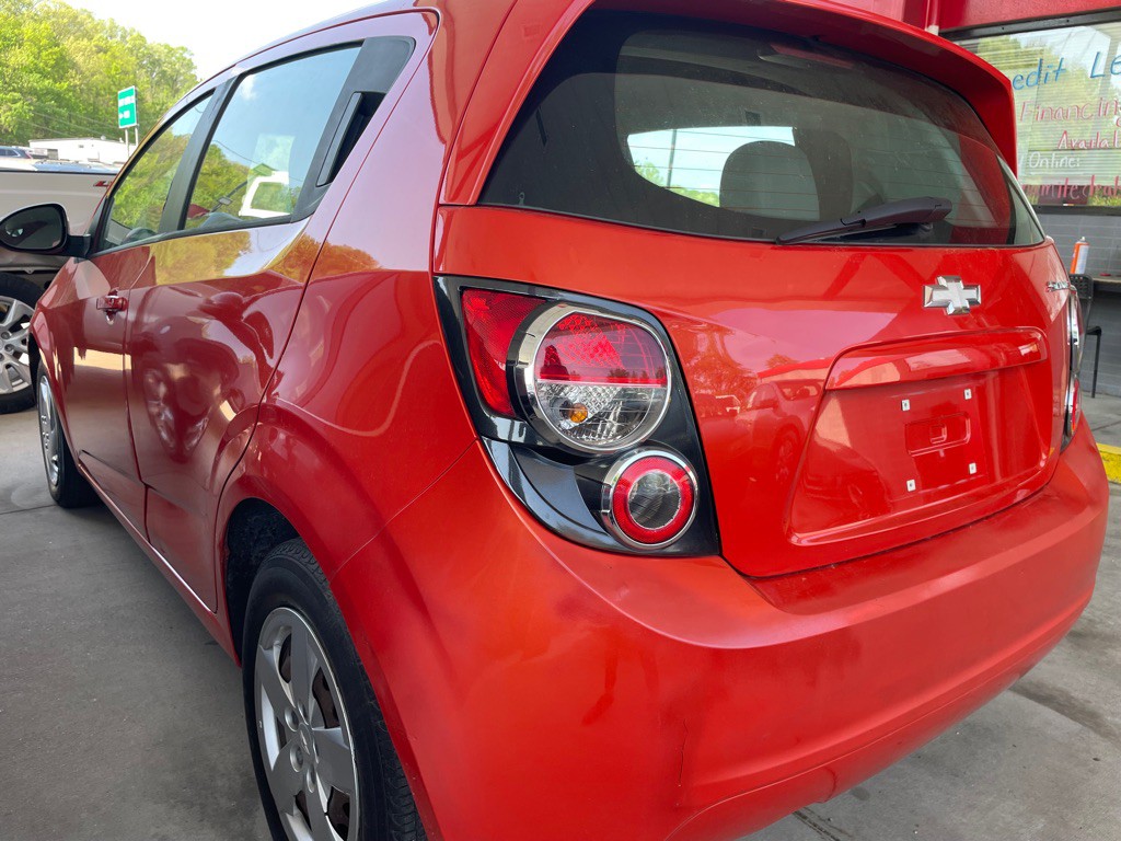 2013 Chevrolet Sonic Image 4