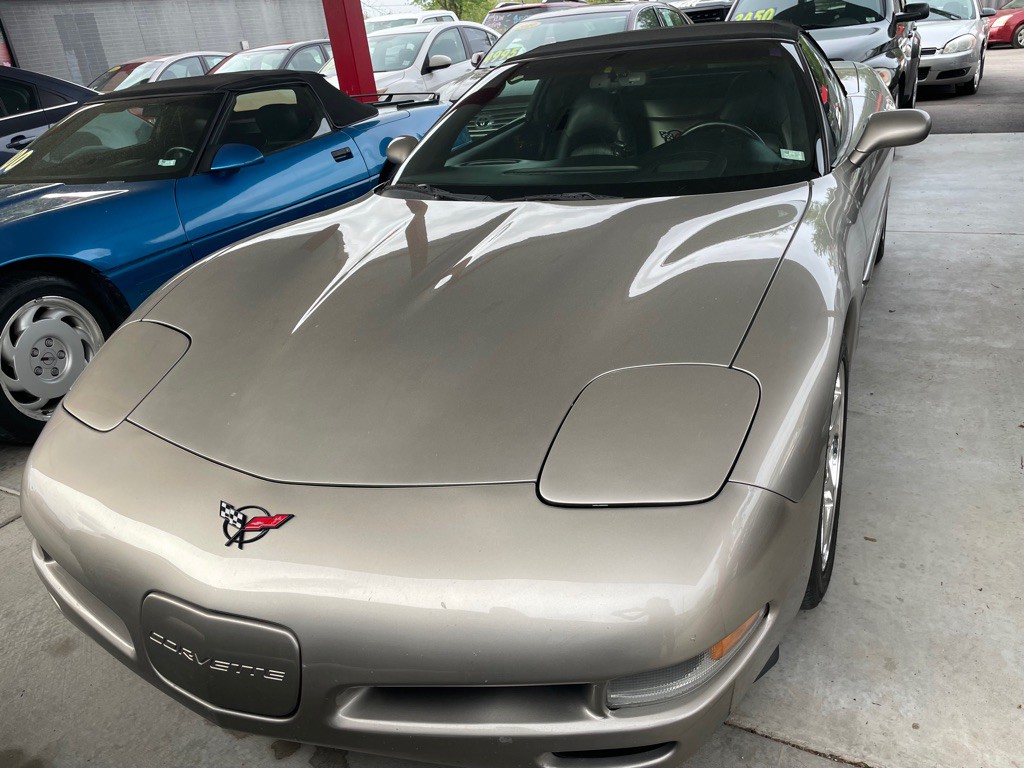 2000 Chevrolet Corvette Image 2