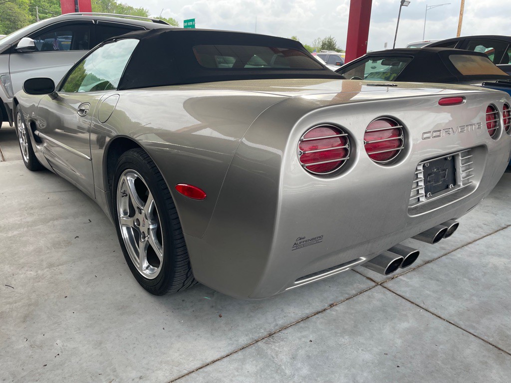 2000 Chevrolet Corvette Image 4