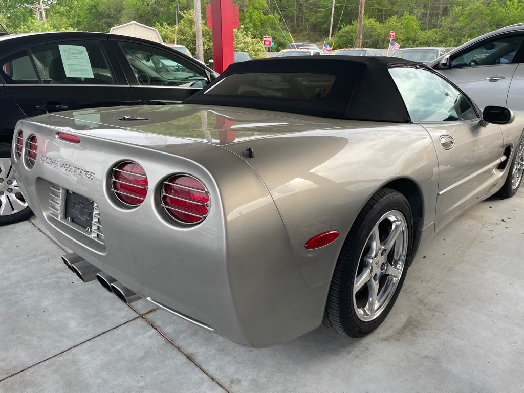2000 Chevrolet Corvette Image 6