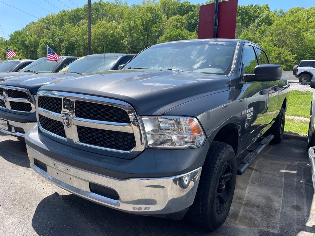 2017 RAM 1500 Image 3