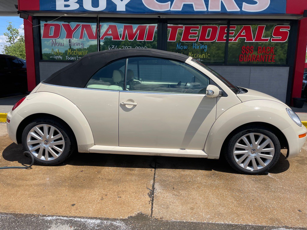 2008 Volkswagen Beetle Image 1
