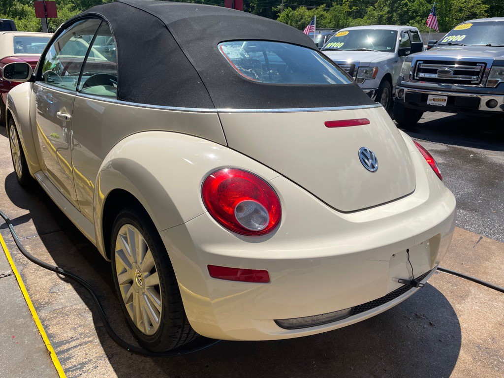 2008 Volkswagen Beetle Image 7