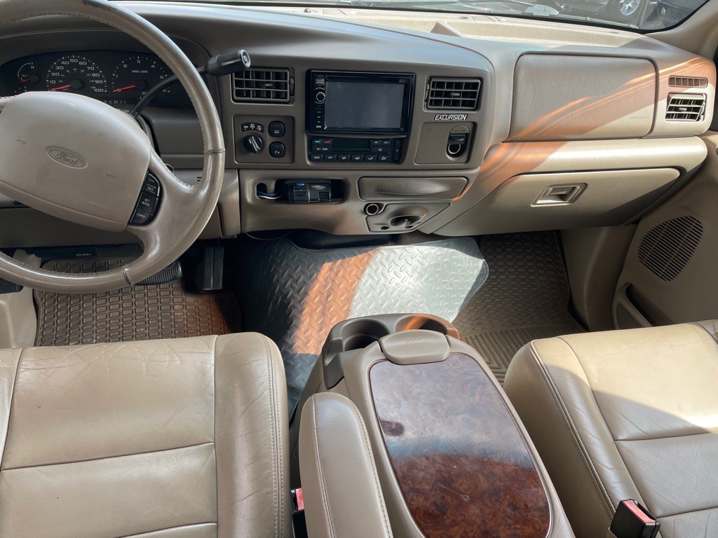 2002 Ford Excursion Image 9