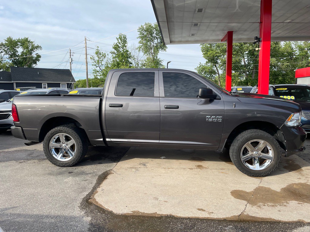 2015 RAM 1500 Image 1
