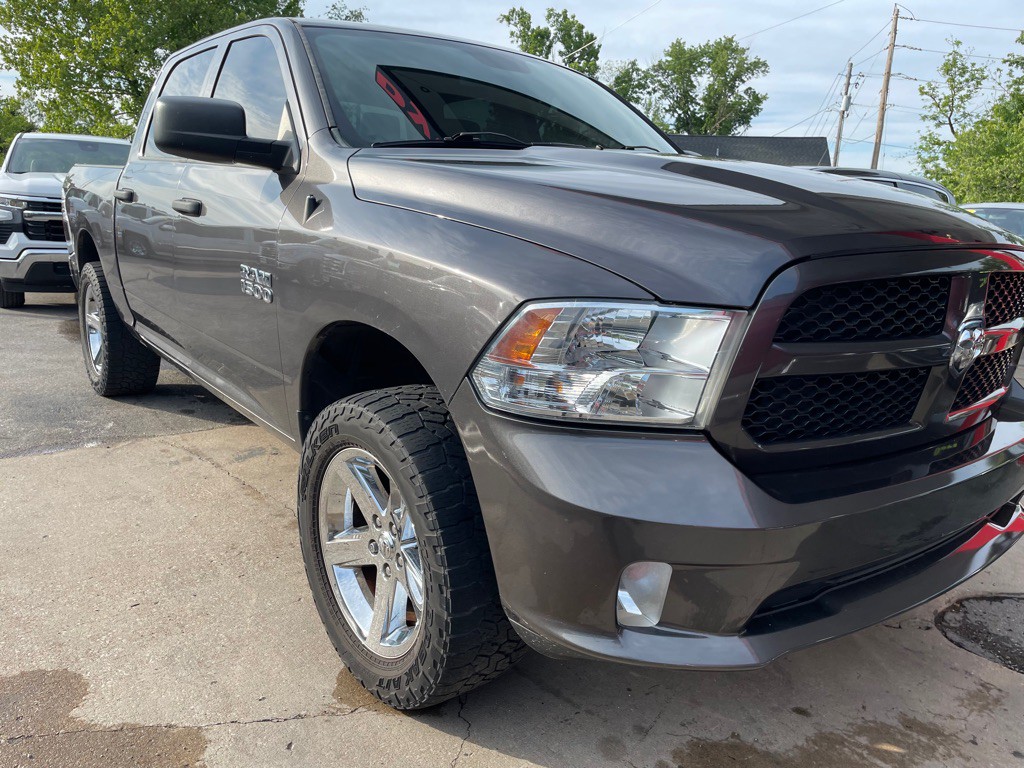 2015 RAM 1500 Image 2