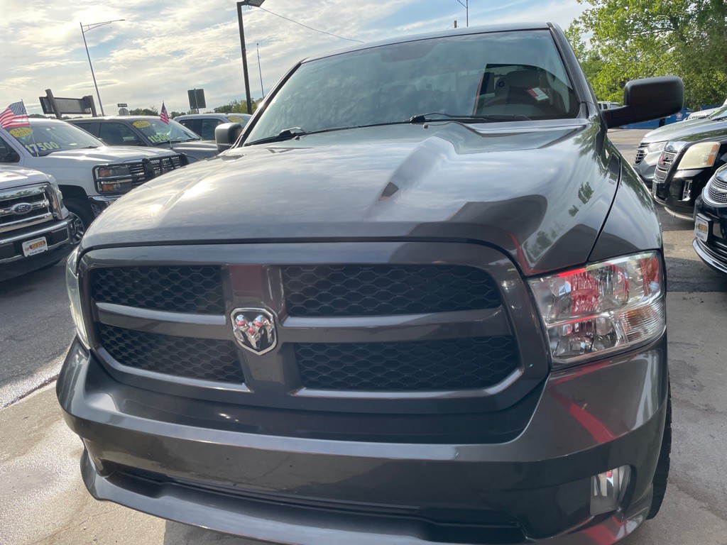 2015 RAM 1500 Image 3