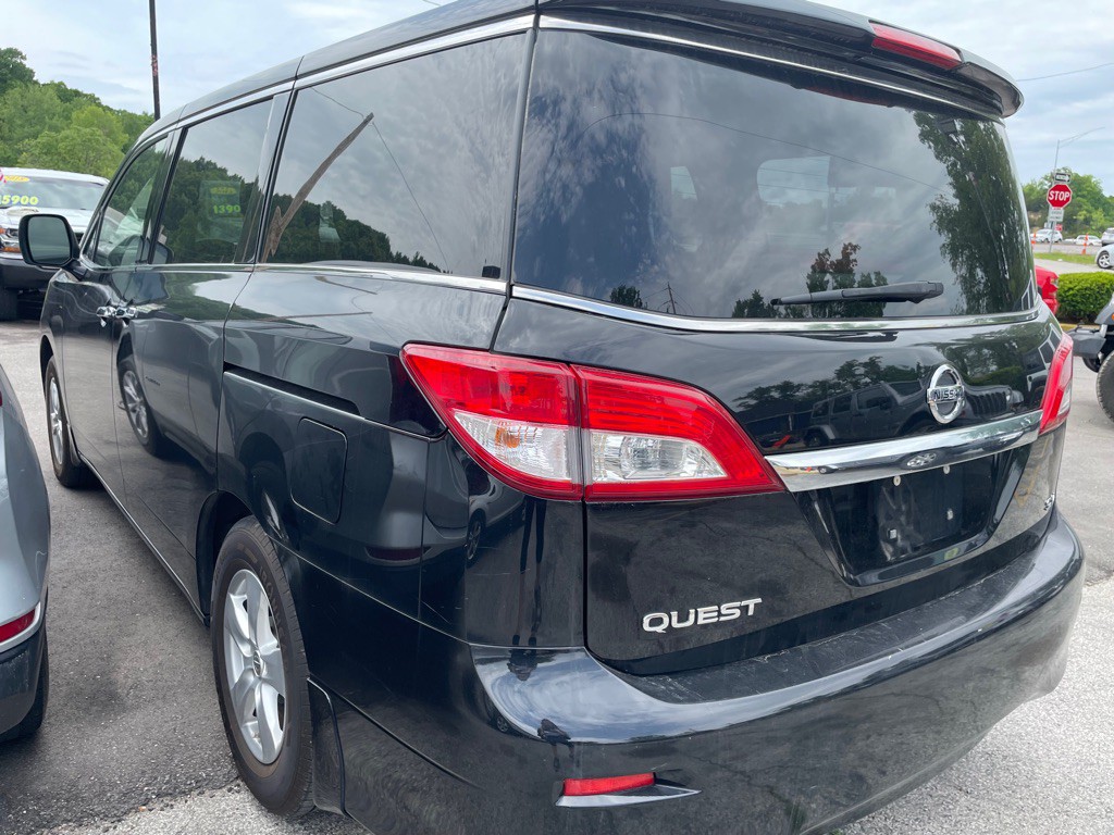 2013 Nissan Quest Image 5