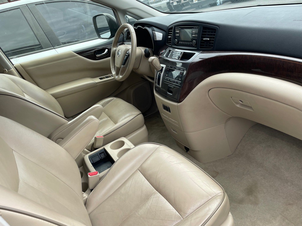 2013 Nissan Quest Image 9
