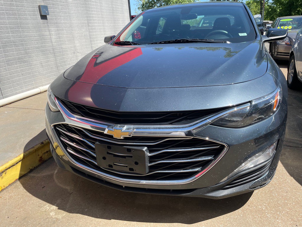 2020 Chevrolet Malibu Image 2