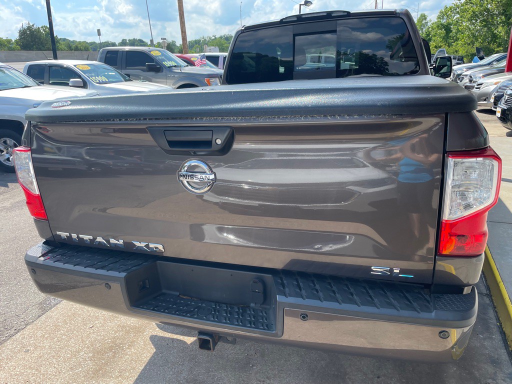 2017 Nissan Titan Image 6