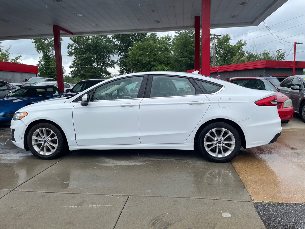 2020 Ford Fusion Image 1