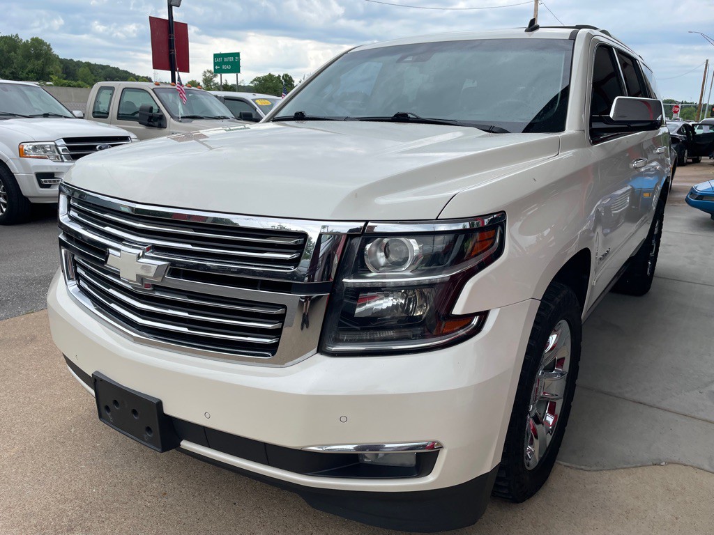 2015 Chevrolet Tahoe Image 2