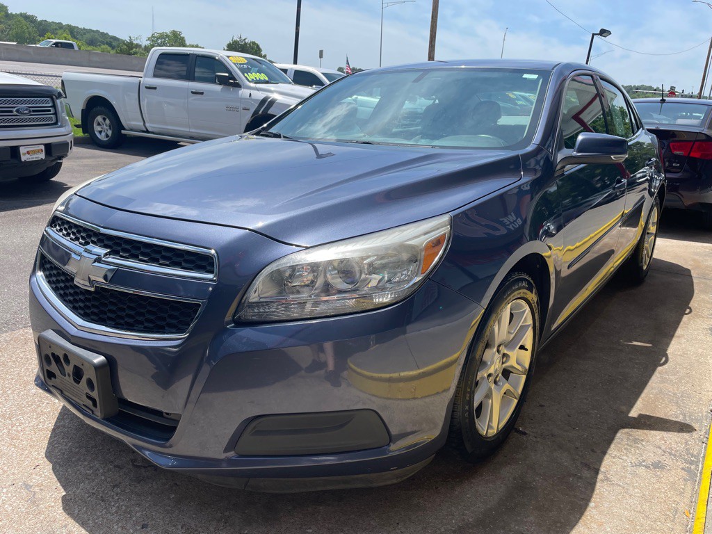 2013 Chevrolet Malibu Image 3