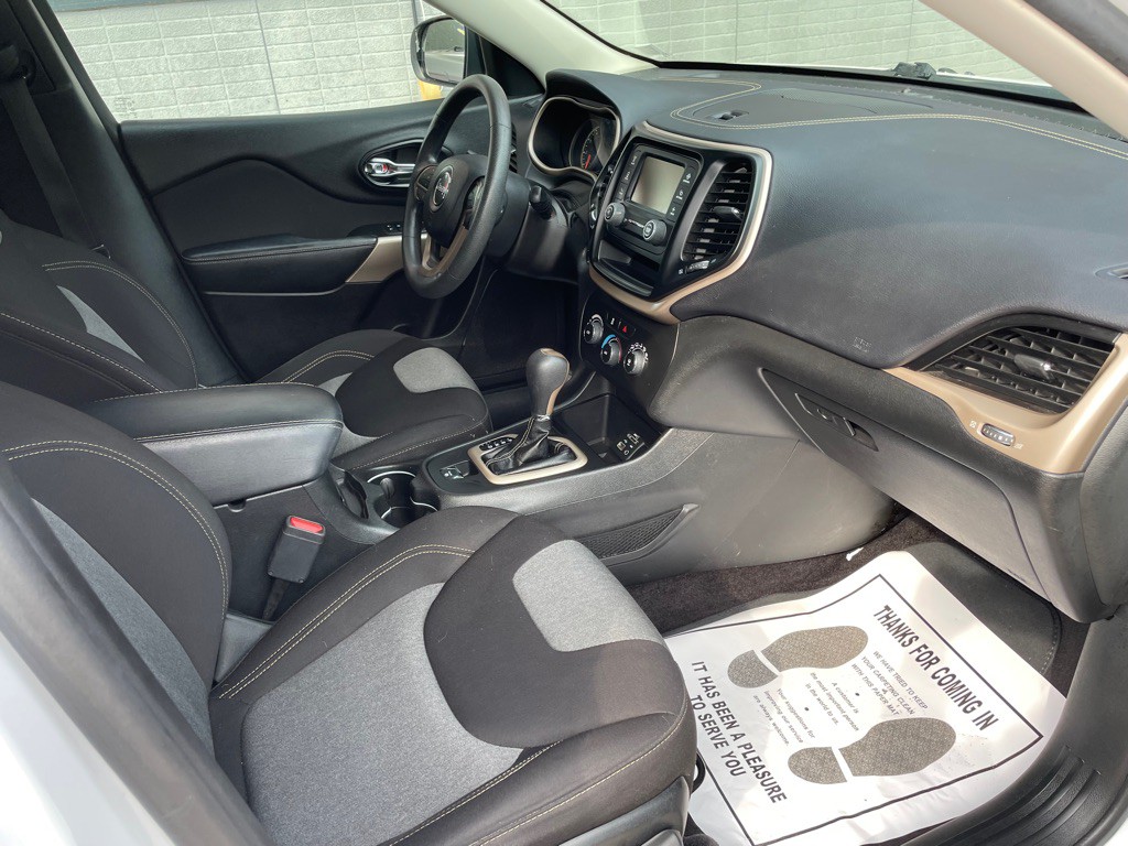 2018 Jeep Cherokee Image 12