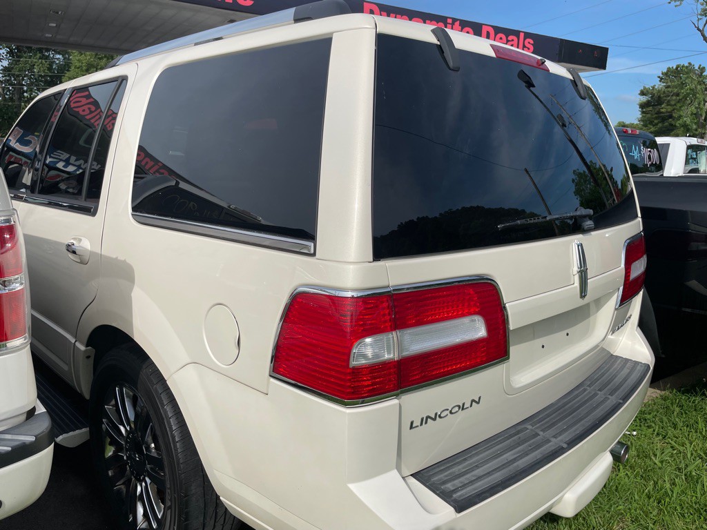 2007 Lincoln Navigator Image 4
