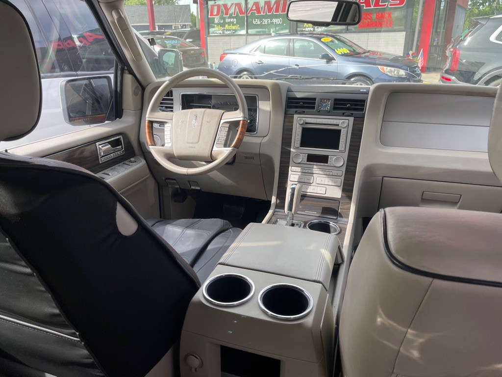 2007 Lincoln Navigator Image 6