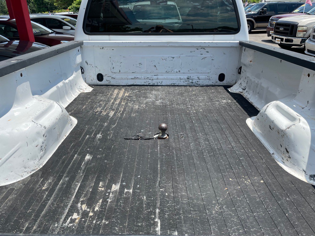 2004 Ford F-350 Image 8