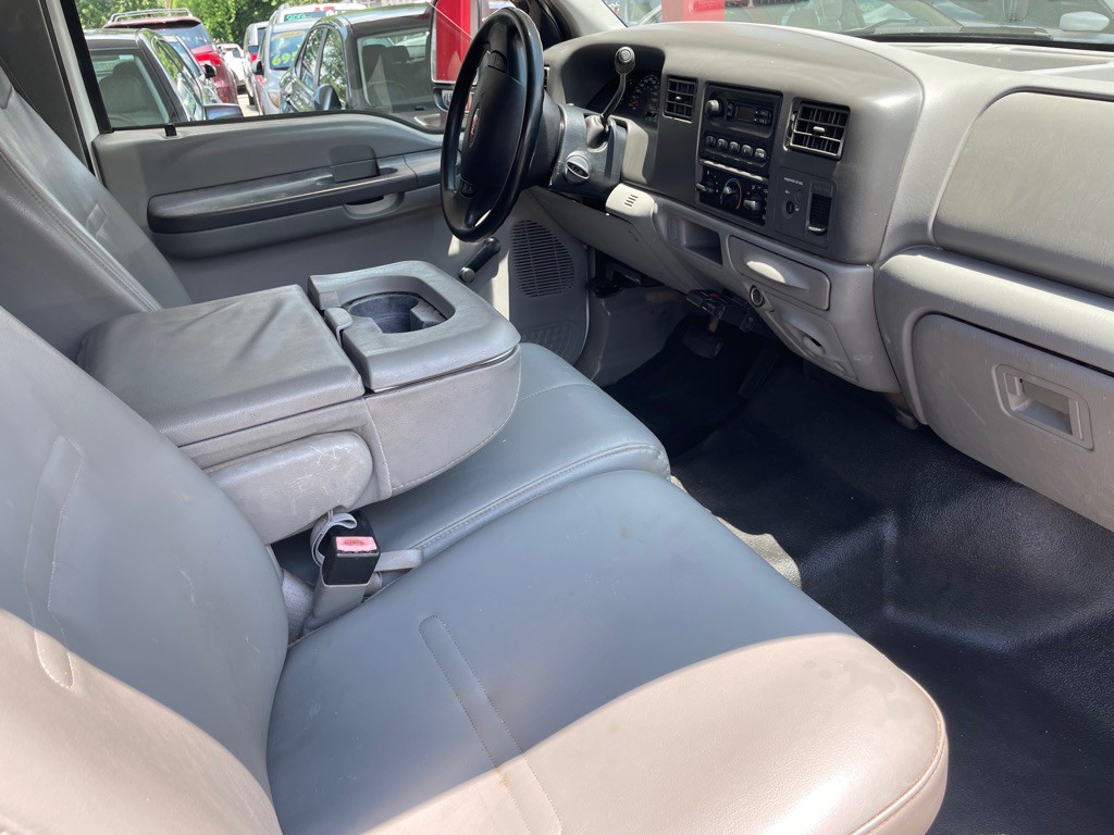 2004 Ford F-350 Image 9