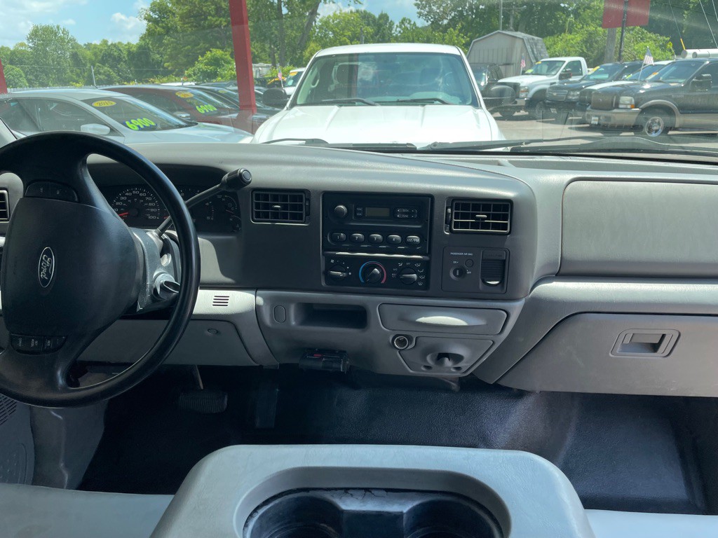 2004 Ford F-350 Image 11