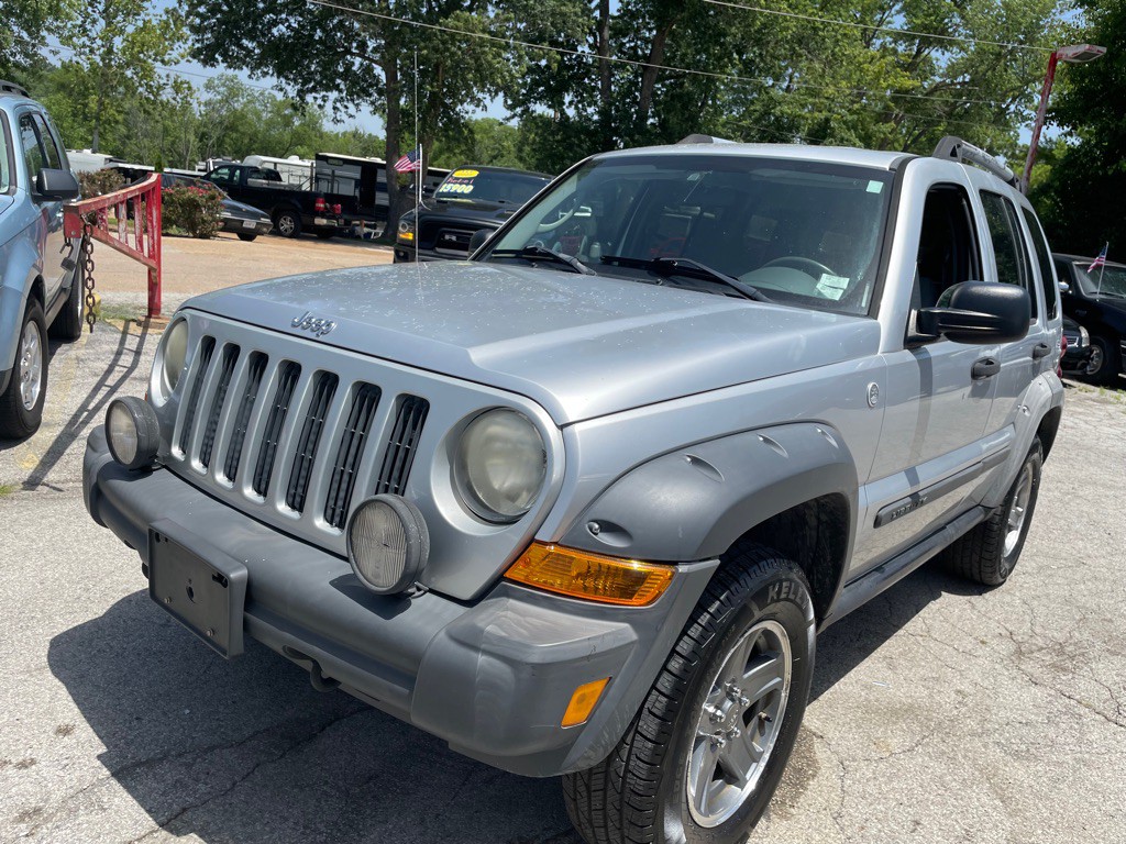 2006 Jeep Liberty Image 2