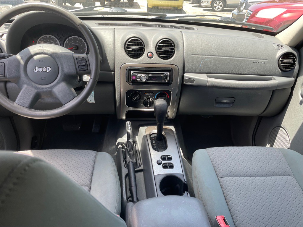 2006 Jeep Liberty Image 9