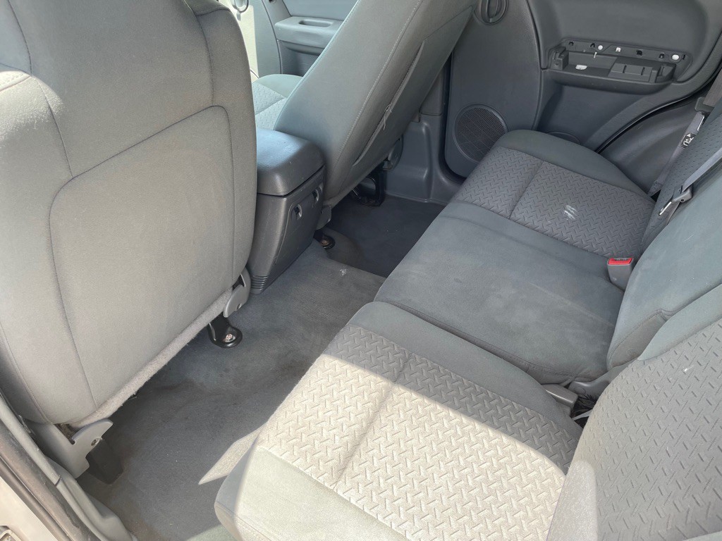 2006 Jeep Liberty Image 11