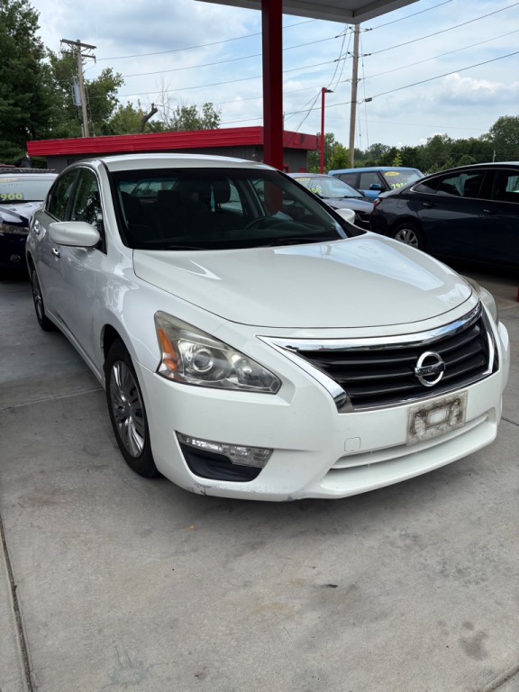 2015 Nissan Altima Image 2
