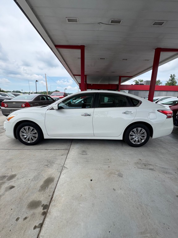 2015 Nissan Altima Image 4