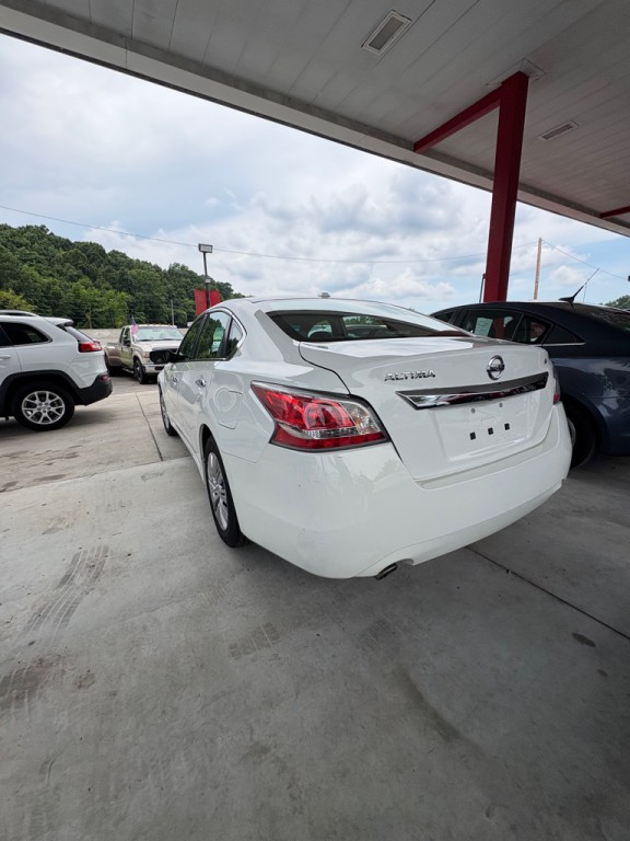 2015 Nissan Altima Image 5