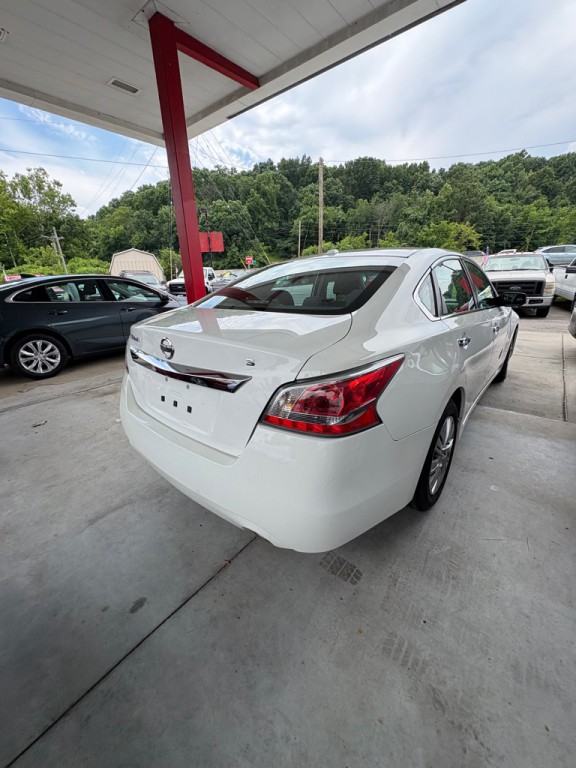 2015 Nissan Altima Image 7